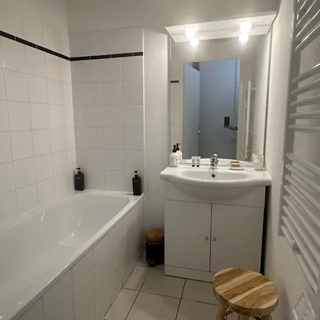 De Charles アパート ロワ