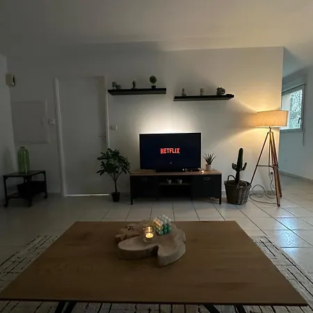 アパート De Charles