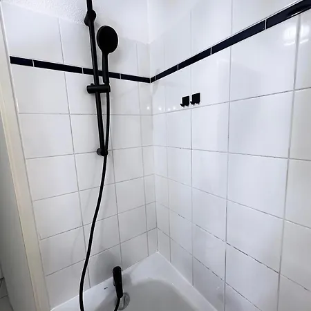 De Charles アパート ロワ